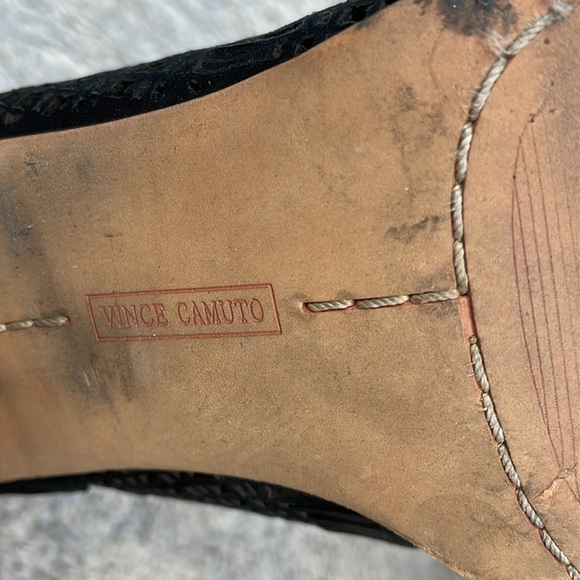 Vince Camuto Keannie Sandals Laser Cut Open Toe Stacked Heel Black Sz 8.5 - Picture 10 of 13